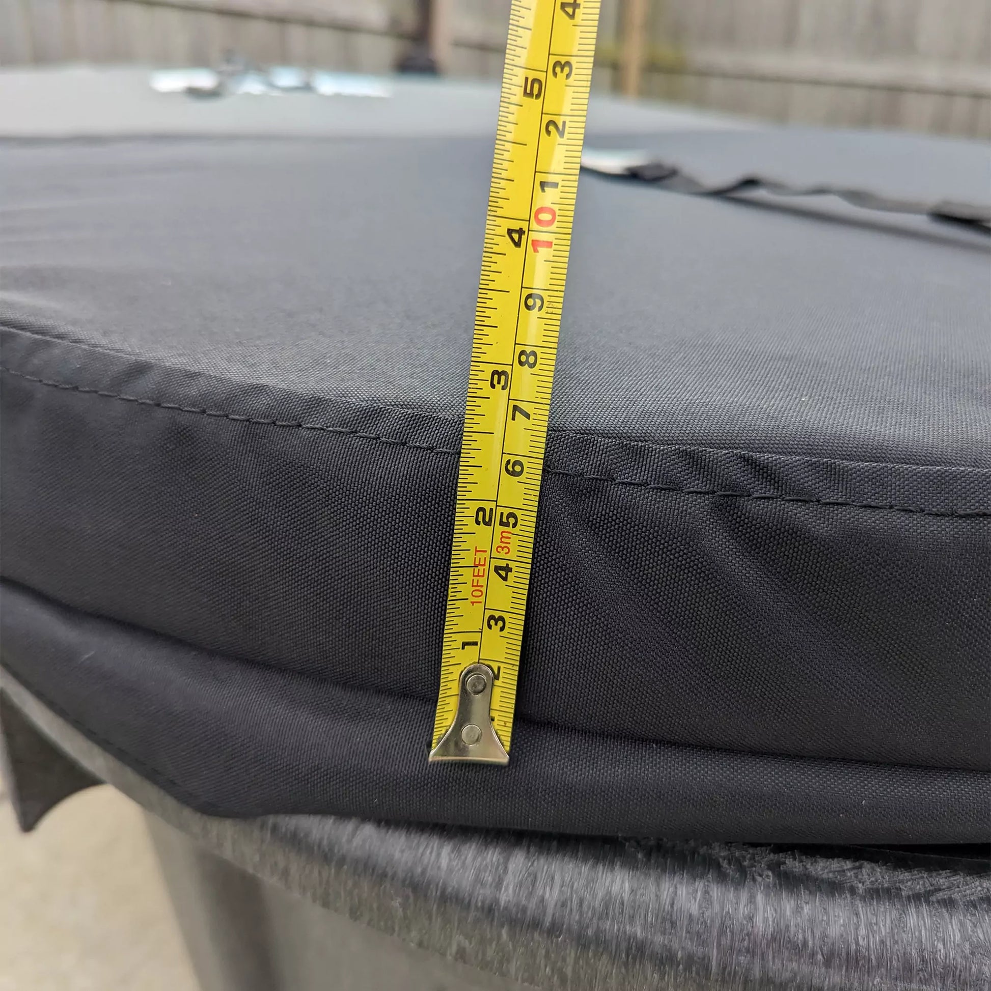 Our EPS foam hard cover is engineered to provide exceptional insulation for your cold plunge stock tank, ensuring that your water stays cold and refreshing for extended periods.